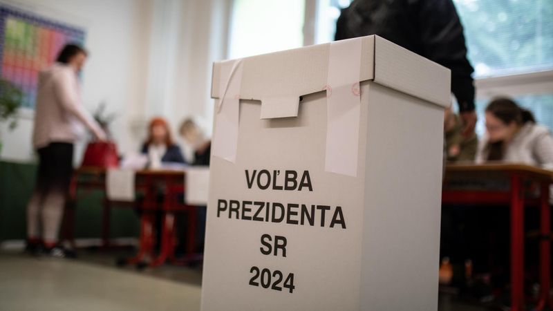 У Словаччині обирають президента: найвищі шанси мають Корчок та Пеллегріні
