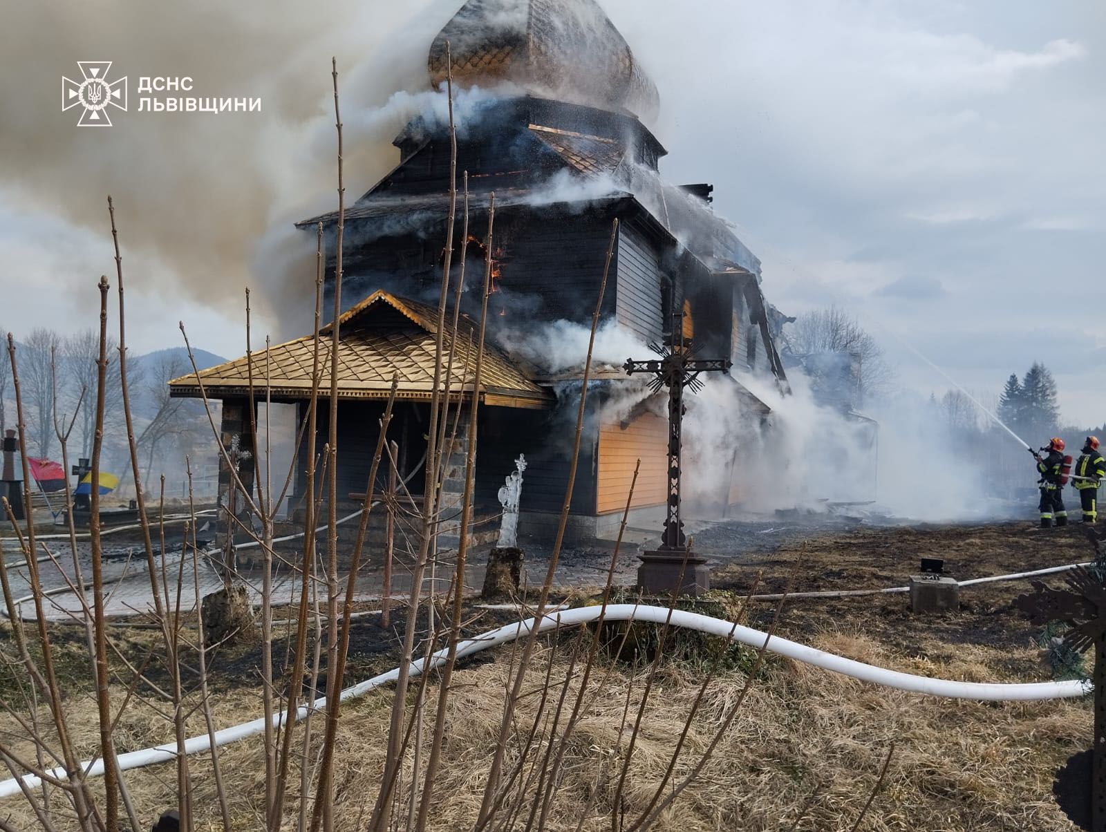 На Львівщині згорів дерев'яний храм - пам'ятка архітектури національного значення