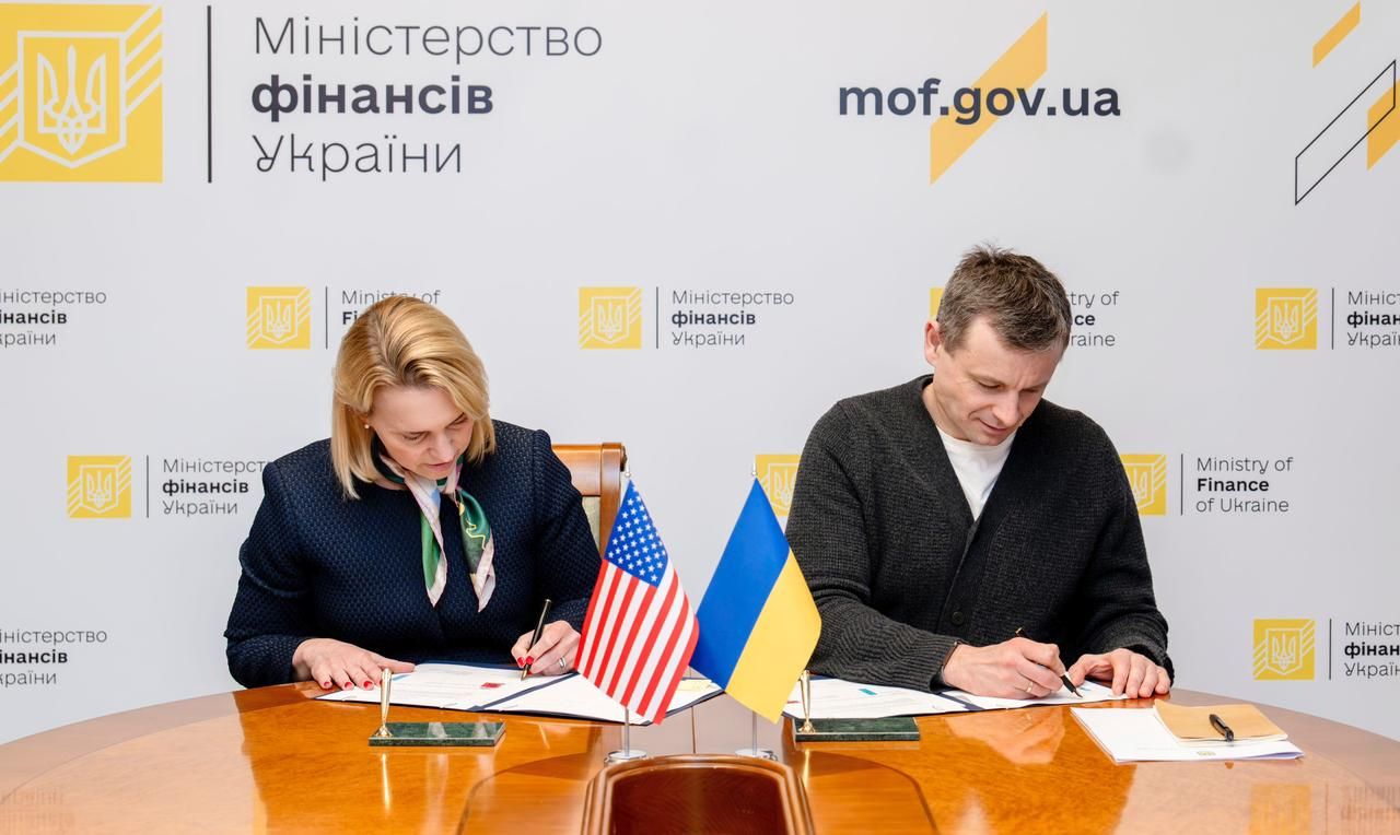 Підписання угоди в Києві.