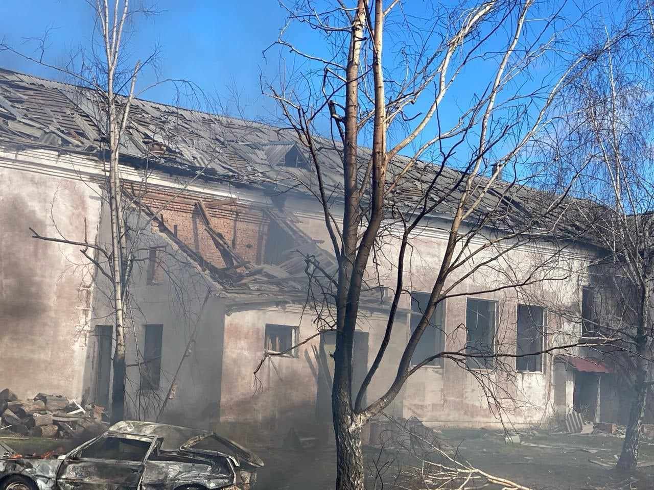 рашисти вгатили по Сумщині, є руйнування, загиблий та поранені, фото