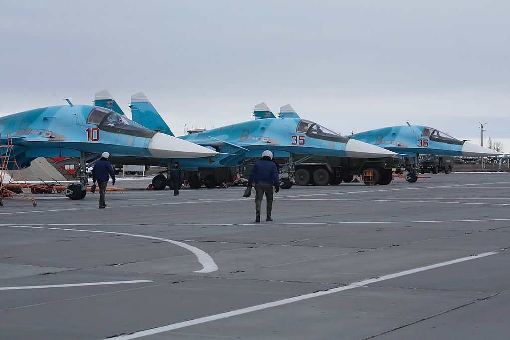 Аеродром Морозовська атаковано дронами: 6 бомбардувальників знищено