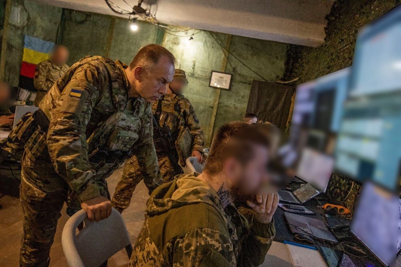 Ситуація на східному фронті «суттєво загострилася» - Сирський
