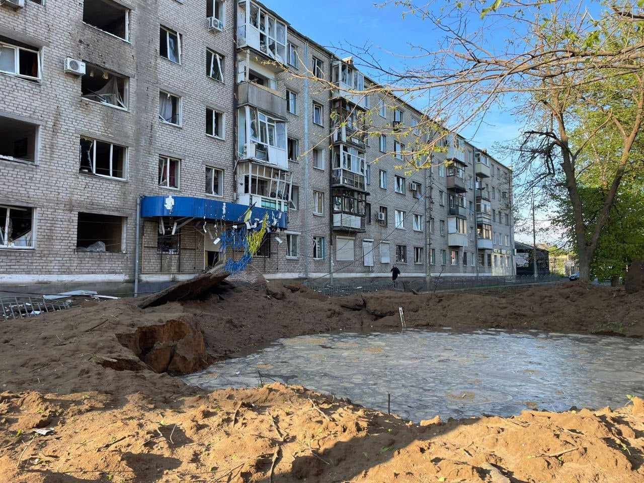 Рашисти вгатили по центру Слов’янська, пошкоджено багатоповерхівки