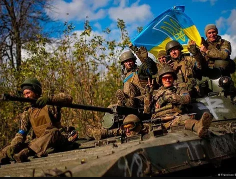 Мобілізація та виїзд чоловіків за кордон: замість стимулів Зе-влада вдалася до репресій