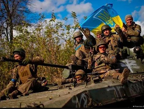 Мобілізація та виїзд чоловіків за кордон: замість стимулів Зе-влада вдалася до репресій