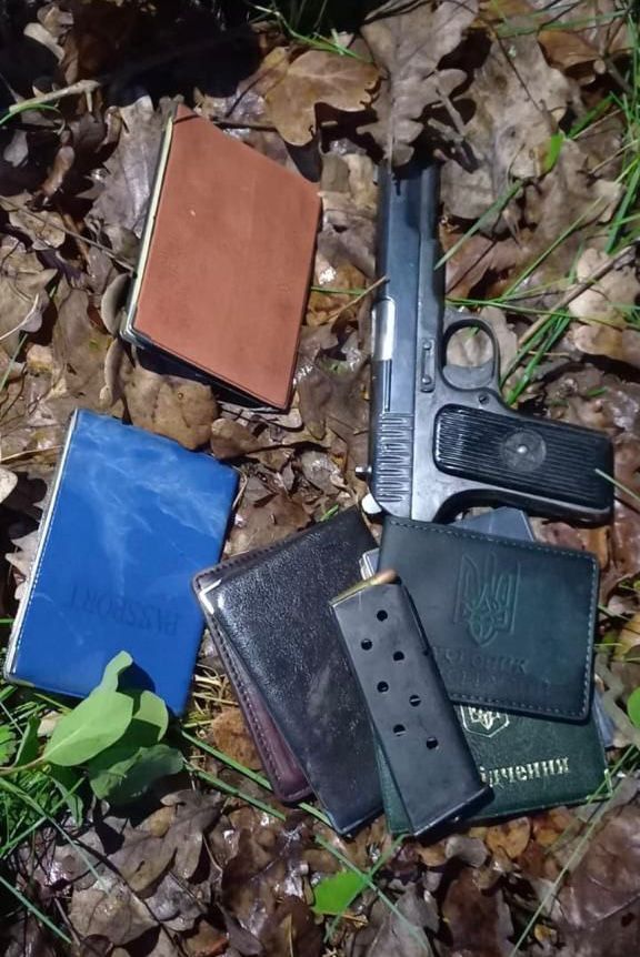 Вбивцям поліцейського інкримінують ще й дезертирство
