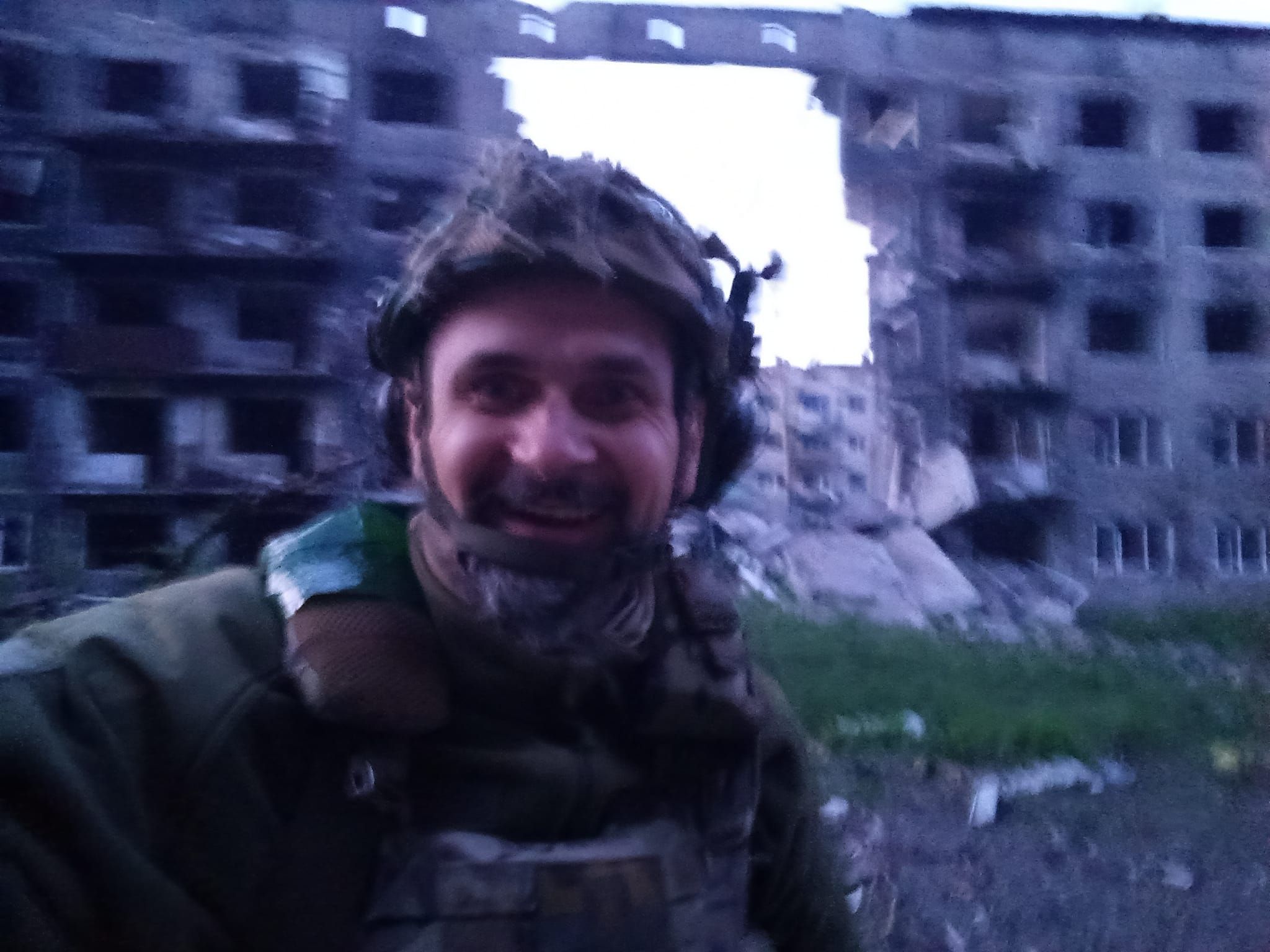 «Тримаємо Часік»: режисер Олег Сенцов боронить Часів Яр