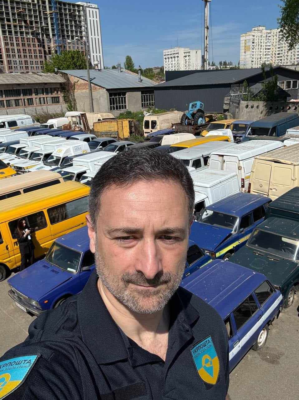 Фартовий мотлох: «Укрпошта» продала на аукціоні ретроавтомобілі на 60% дорожче