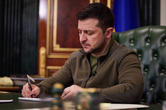 Зеленський вніс до ВРУ законопроєкти про продовження воєнного стану та мобілізації