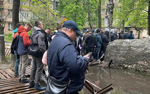 Мобілізаційні пристрасті: У Кривому Розі помер чоловік в ТЦК