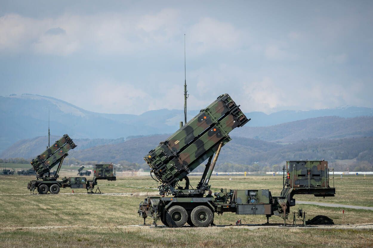 Нідерланди в авральному режимі збирають систему Patriot для України
