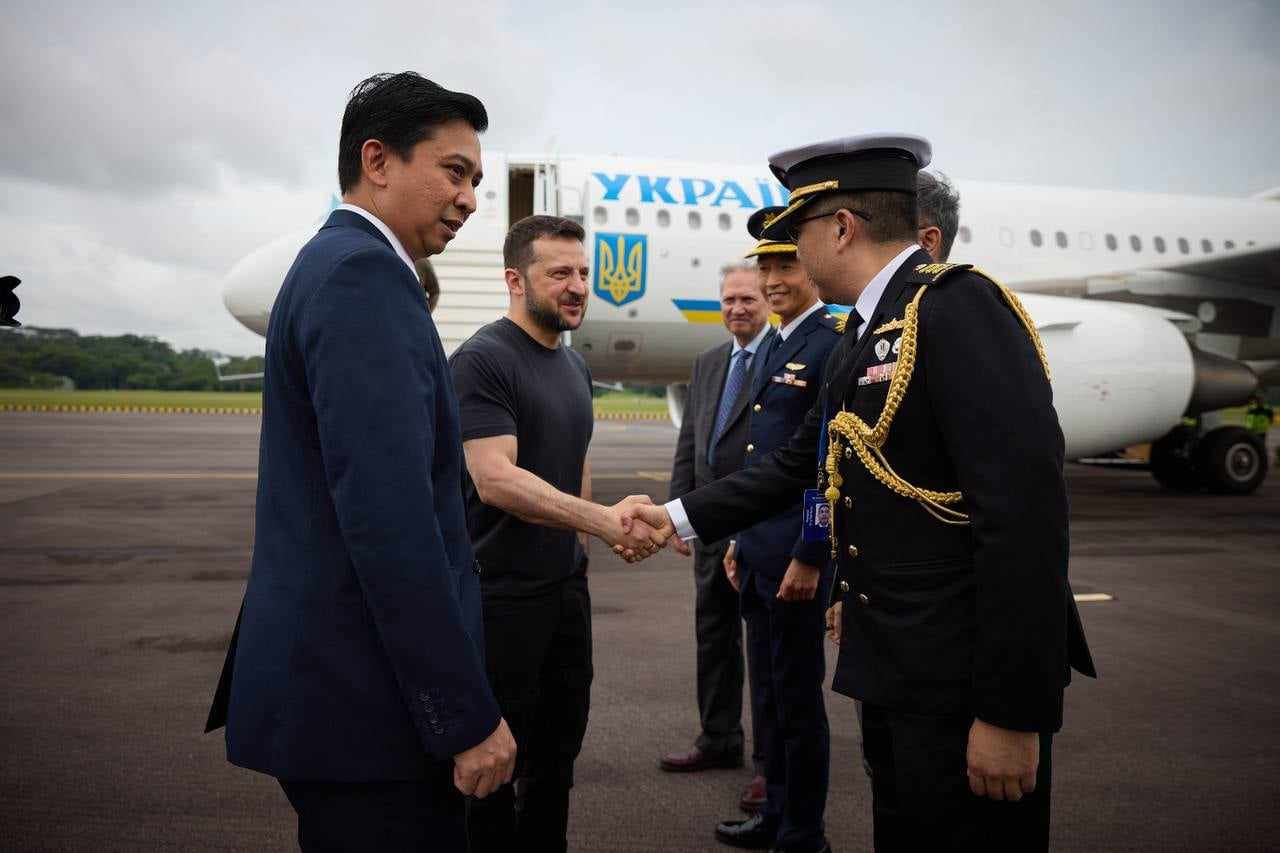 «Діалог Шангрі-Ла»: Зеленський прибув до Сінгапура