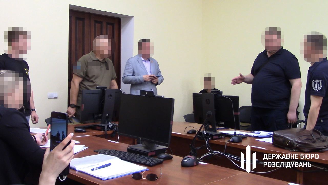 Командувач сил оборони Одещини залучав бійців до будівництва свого маєтку – ДБР, фото