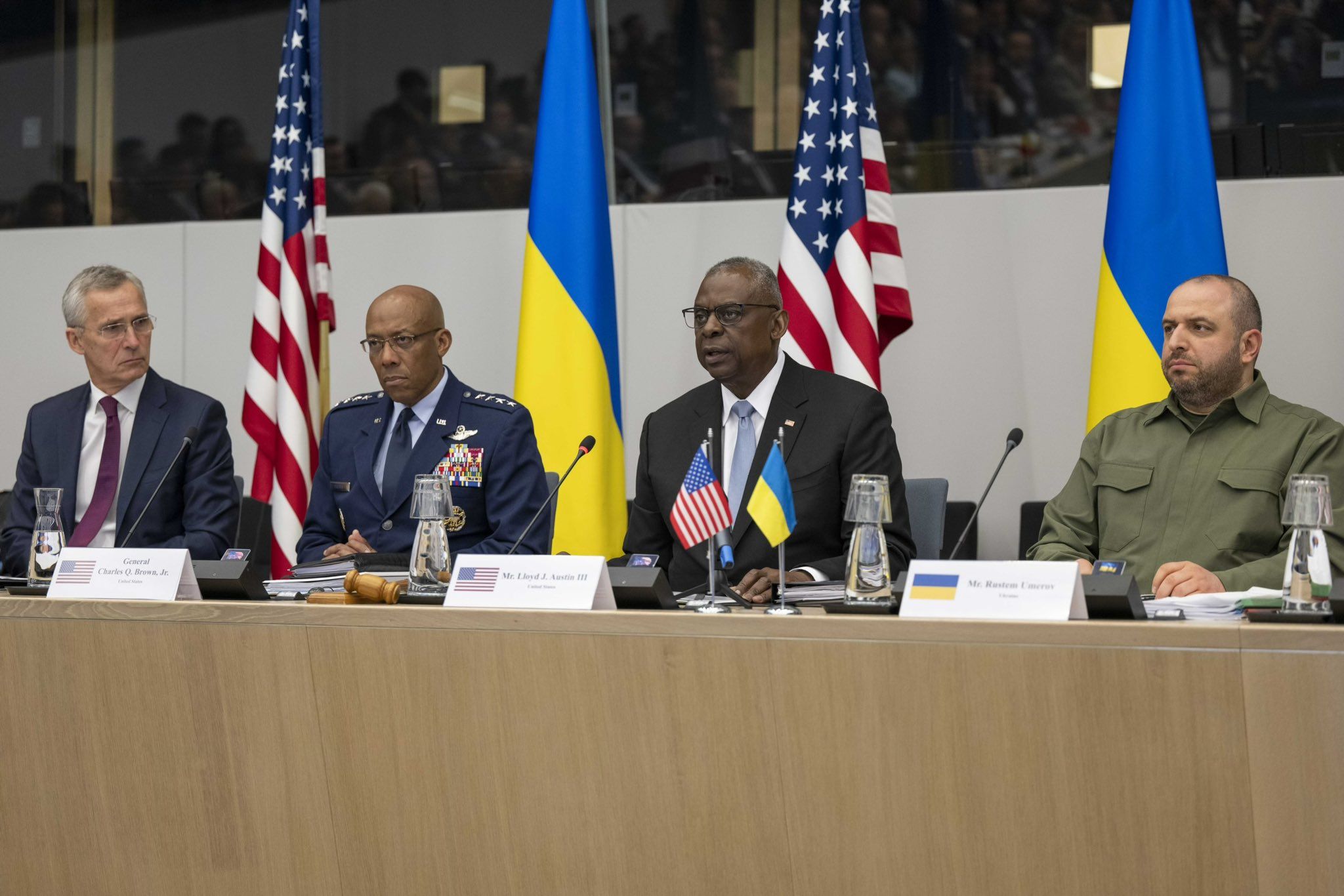 Рамштайн-23: на бойові дії в Україні вплинуть фортифікації, зброя та мобілізація