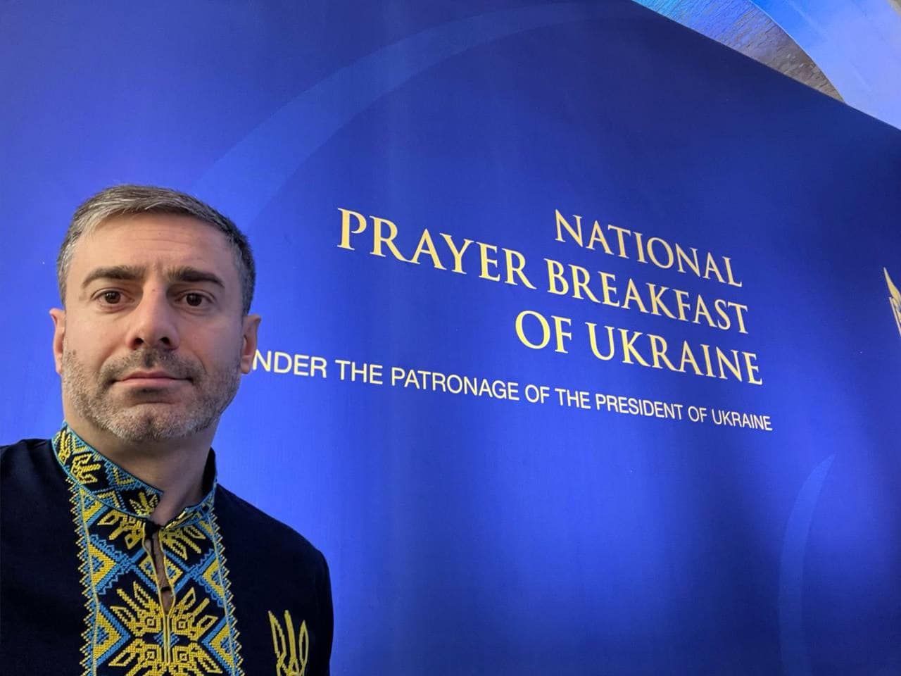 В офісі з прав людини викрито схему виїзду за кордон родичів посадовців