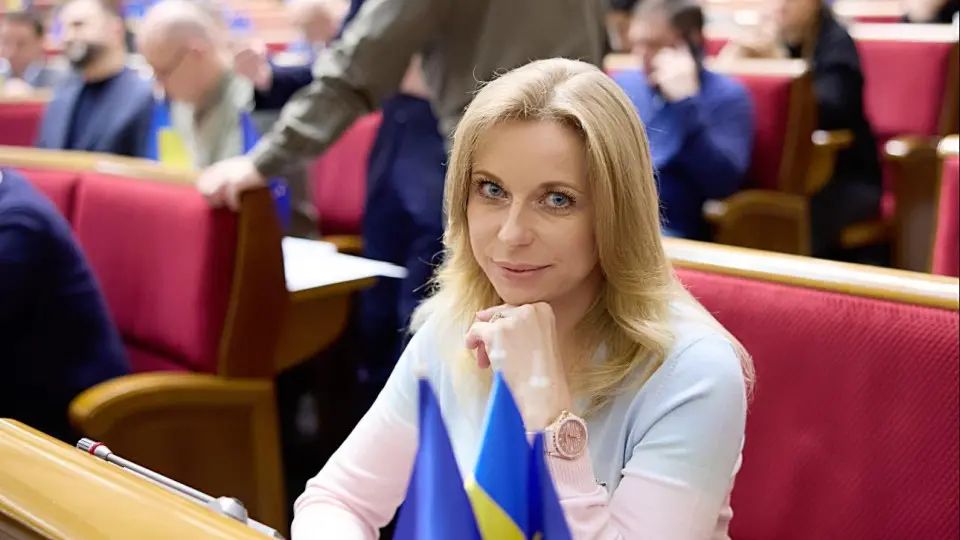 Нардепка Юлія Яцик з третьої спроби вийшла з фракції «слуг»