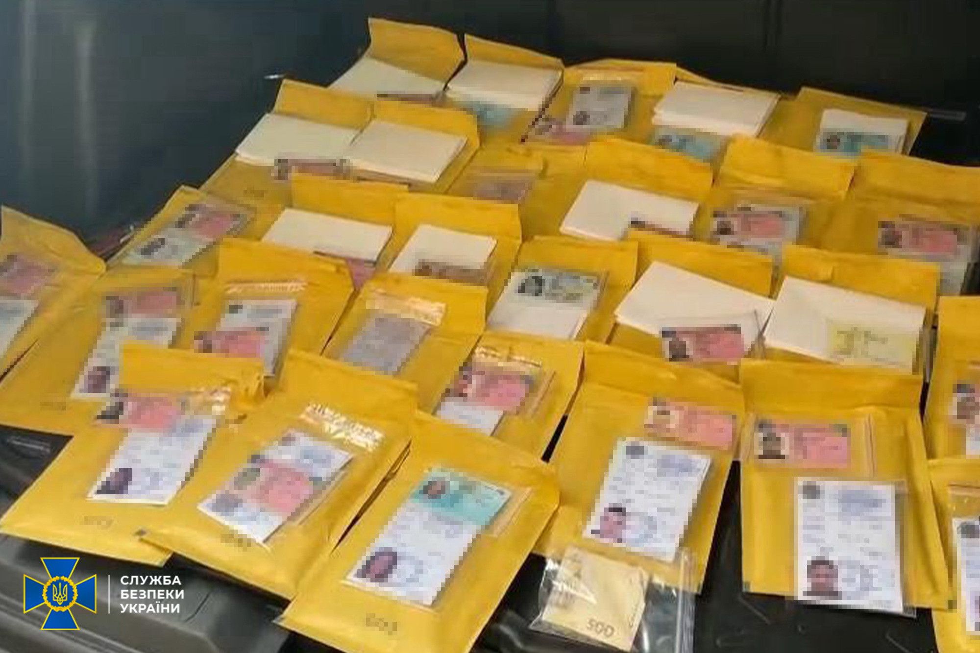 Знешкоджено агентурну групу фсб: готувала підпали торгових центрів у Євросоюзі та Україні, фото