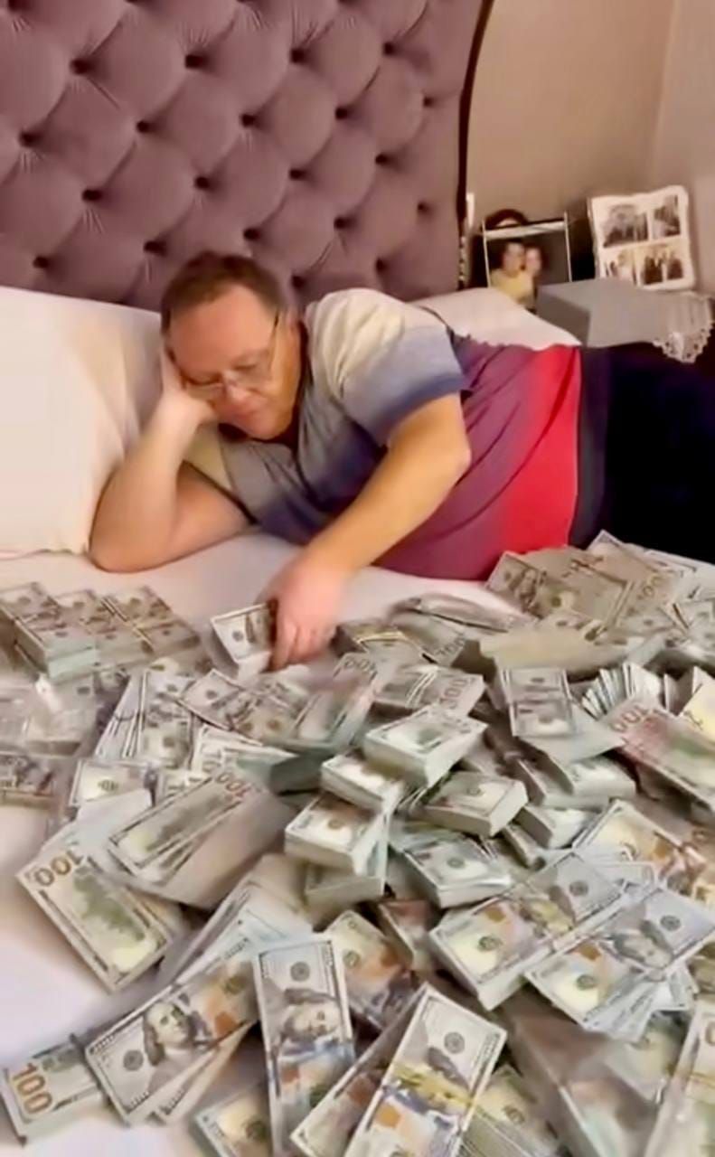 Корупційний скандал: на Хмельниччині мама та син збагатилися на мільйони доларів, підробляючи посвідки