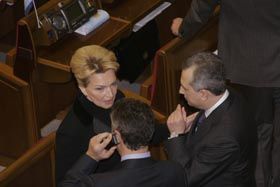 Ще один день у владі та поза нею