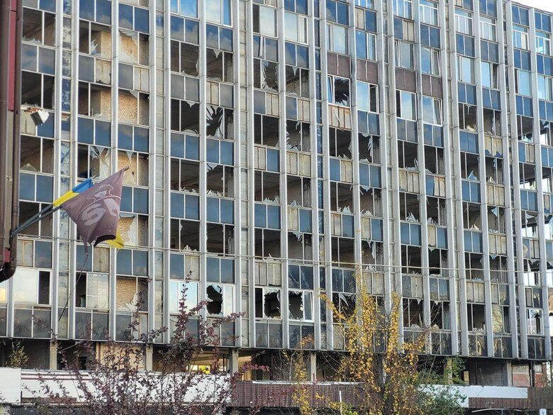 Корпус та гуртожиток КНУ пошкоджено атакою Шахедів