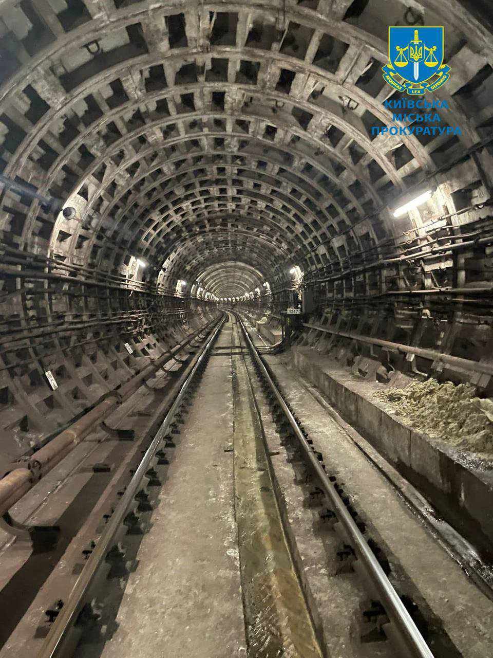 Підтоплення та розгерметизація тунелів: екскерівнику Київського метрополітену повідомлено про підозру, фото