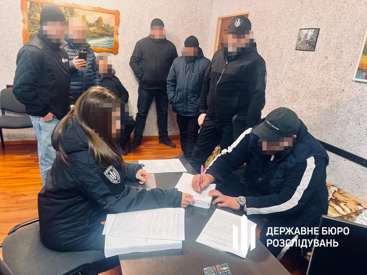 На Черкащині начальник колонії допоміг кримінальним авторитетам провести «сходку», фото