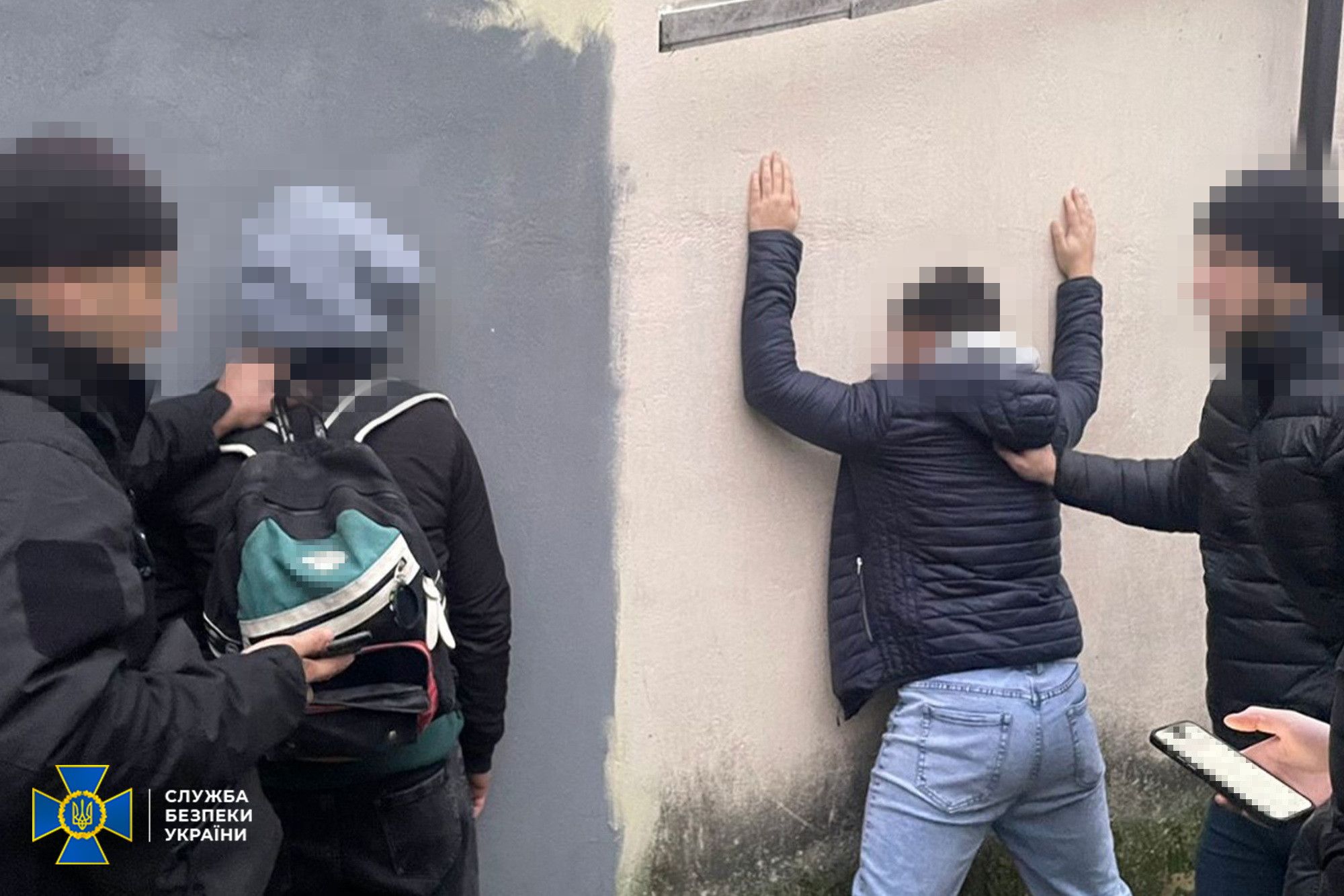 Затримано агентів рф: підірвали вибуховий пристрій біля райуправління поліції у Житомирі, фото