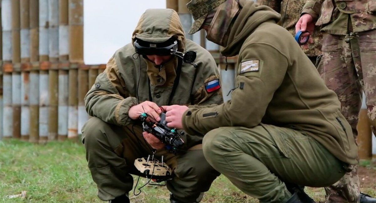 Російські оператори дронів «набивають руку» атакуючи у Херсоні цивільних людей
