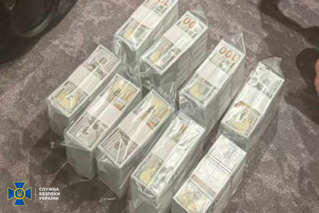 Працював по «Удар»ному: затримано одного з керівників відомої партії за вимагання $1 млн, фото