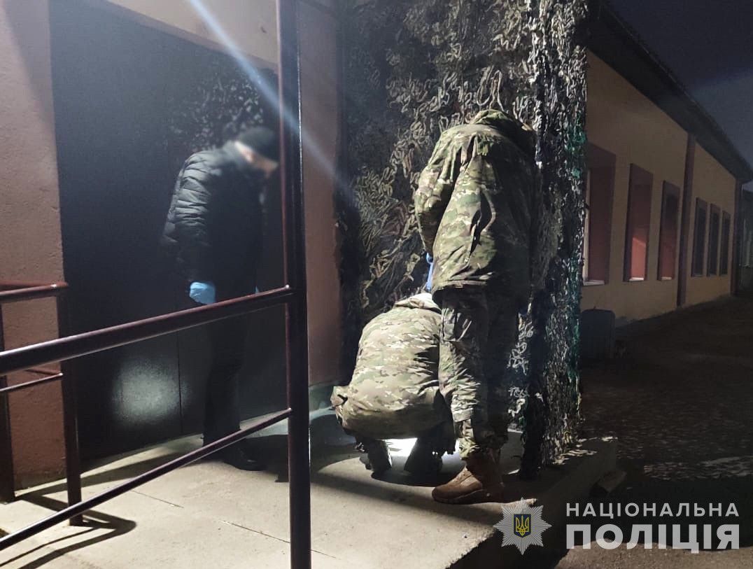 Агенти російських спецслужб підірвали вибухівку біля ТЦК на Житомирщині, фото