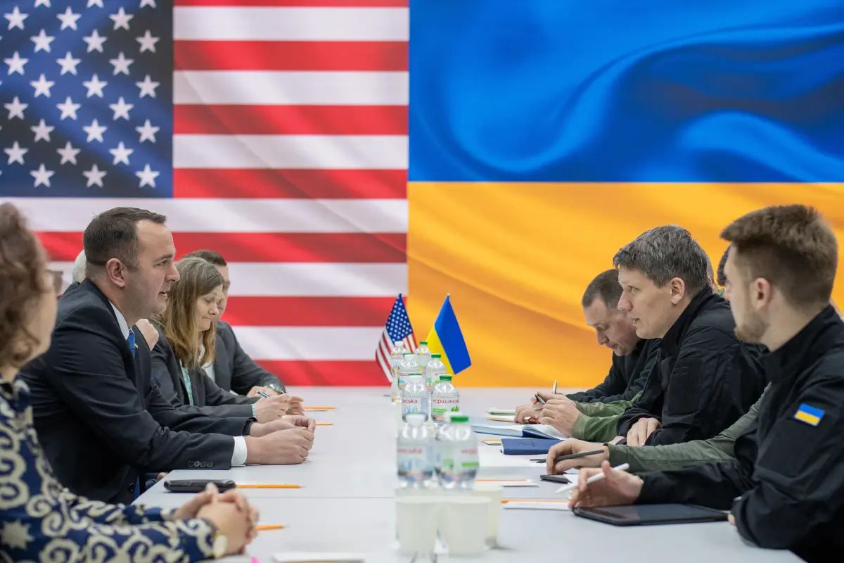 Пріоритетні цілі України обговорили у Києві представники Ради нацбезпеки США