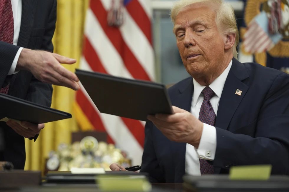 Трамп зупинив допомогу іншим країнам, а путін прагне повної капітуляції України