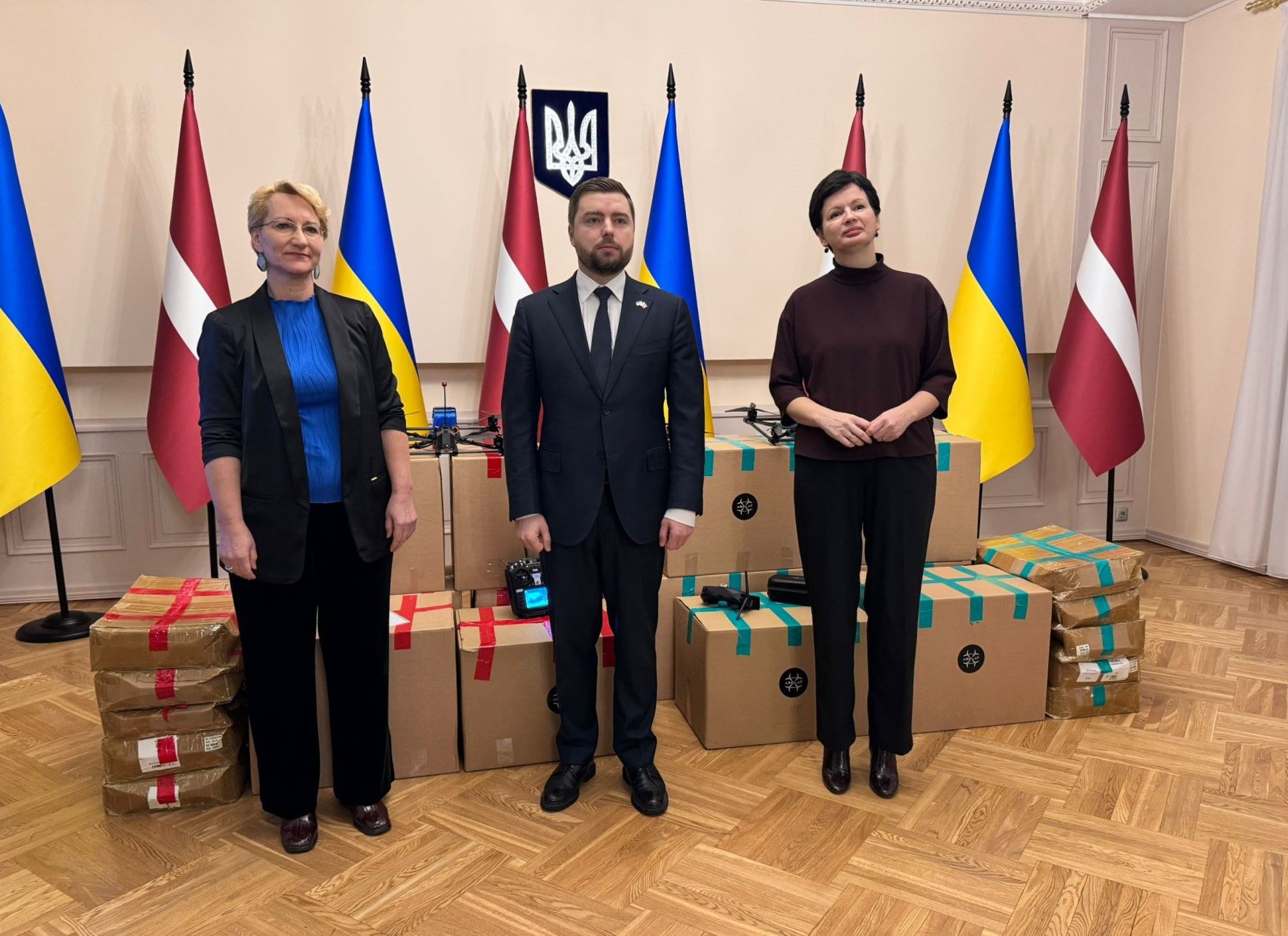 «Безпілотники для ЗСУ»: 100 FPV дронів передано Латвією в рамках громадської благодійної ініціативи