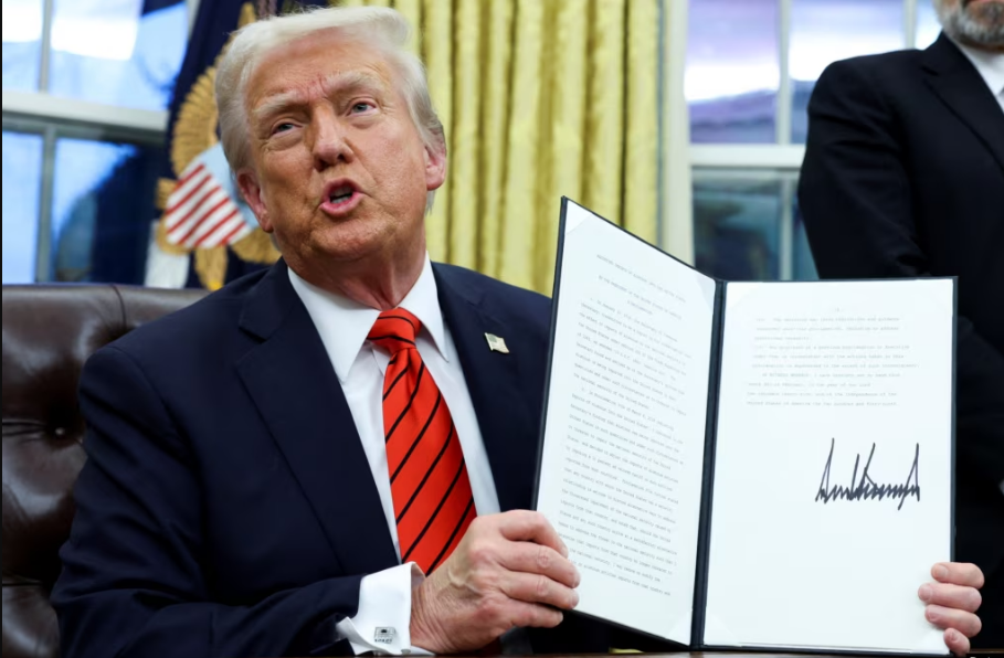 Міжнародна політика по-трампівськи: злам Старого світу на тлі дерибану України