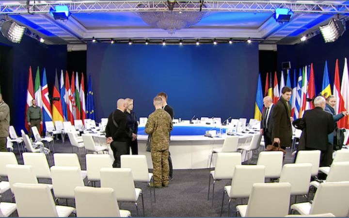 Міжнародний саміт підтримки України: Зеленський про звільнення всіх українських полонених та 25-разове порушення режиму припинення вогню рф