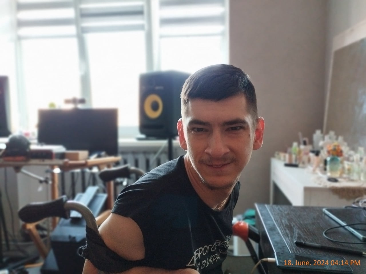 Дух, що тіло рве до бою. Репер з важкою формою інвалідності став волонтером ЗСУ