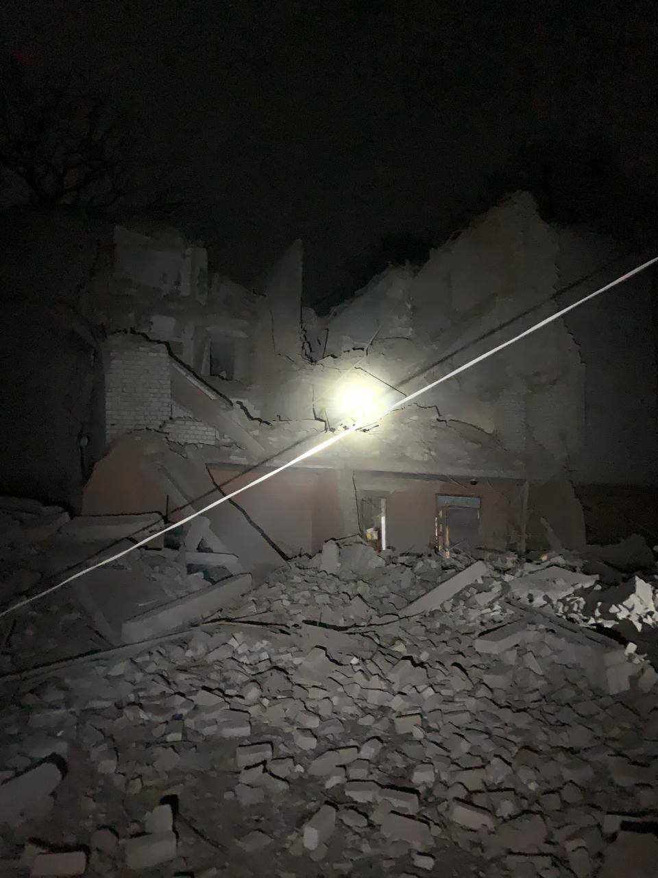 На Харківщині рашисти вгатили по базі відпочинку, на Дніпропетровщині – пошкодили інфраструктуру та будинки