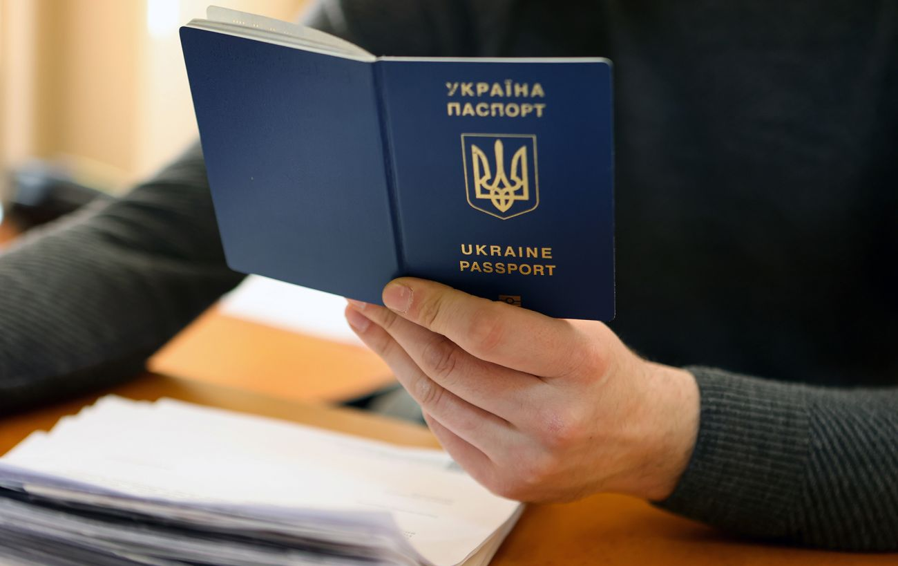 Один паспорт добре, а два краще: що варто знати щодо закону про множинне громадянство