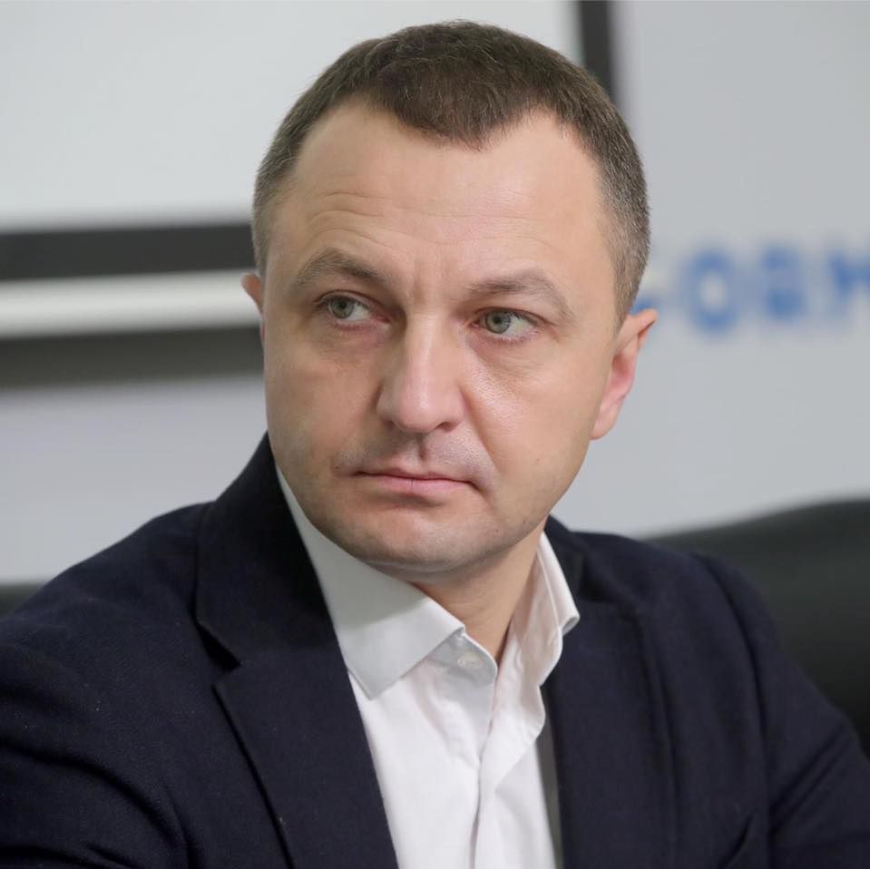 КМУ звільнив з посади уповноваженого із захисту державної мови тараса Креміня