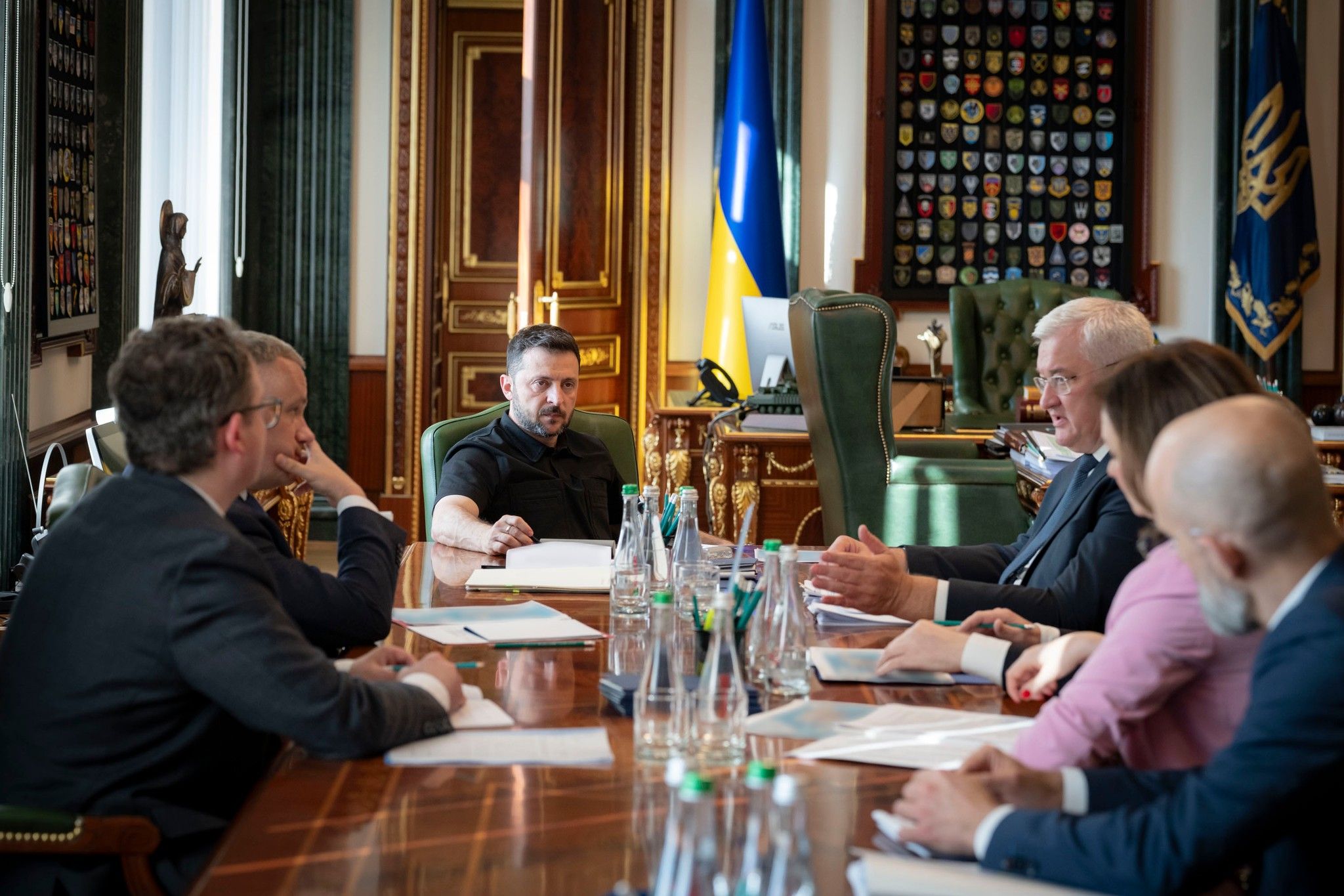 Вердикт Ради: Сибігу - залишити в кріслі, Шмигаля - на  міністра оборони