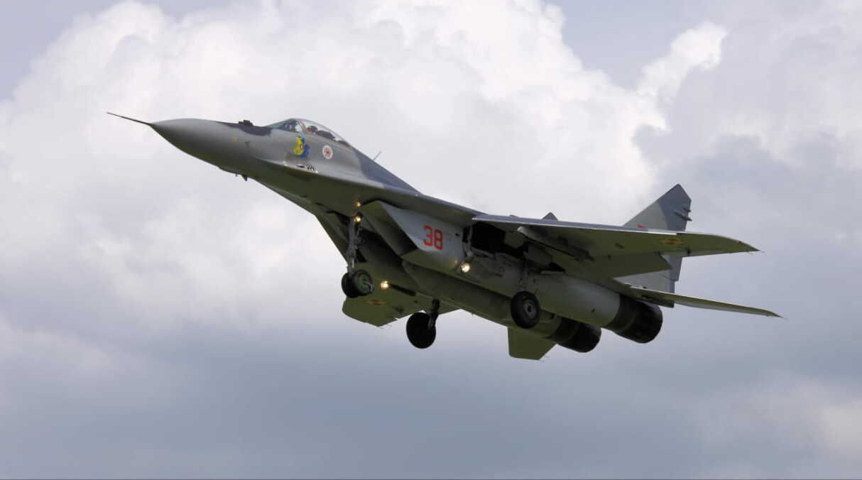При заході на посадку загинув пілот винищувача МіГ-29 майор Сергій Бондар.