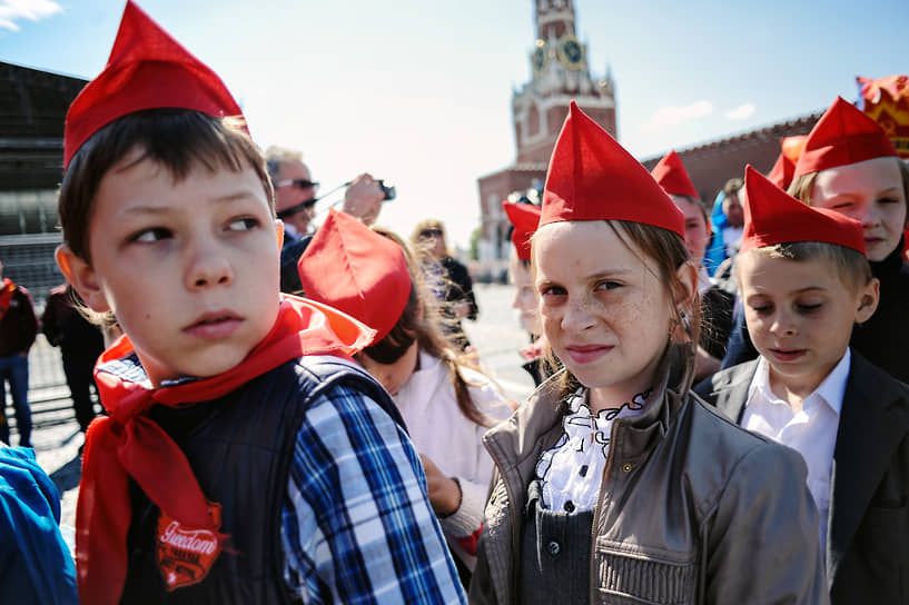 кремль встановлює тотальний контроль за російською молоддю