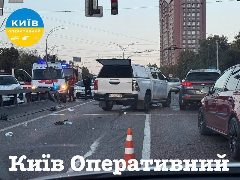 Смертельна ДТП: військовий у Києві виїхав на зустрічну смугу, фото