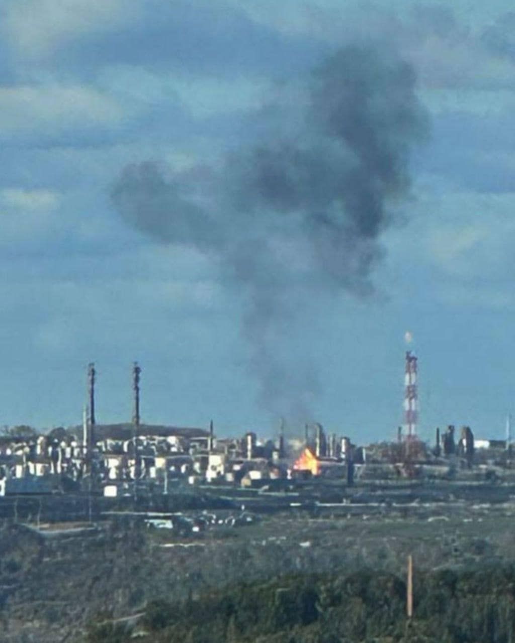 1400 км не завада: ГУРівські дрони атакували НПЗ в Уфі