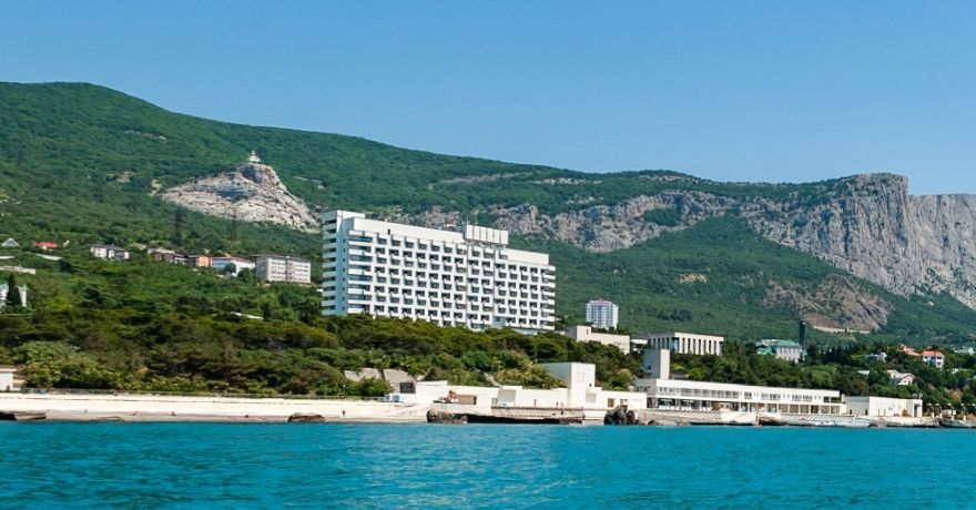 Потурбували «важливих гостей»: у Криму атаковано санаторій «Форос»