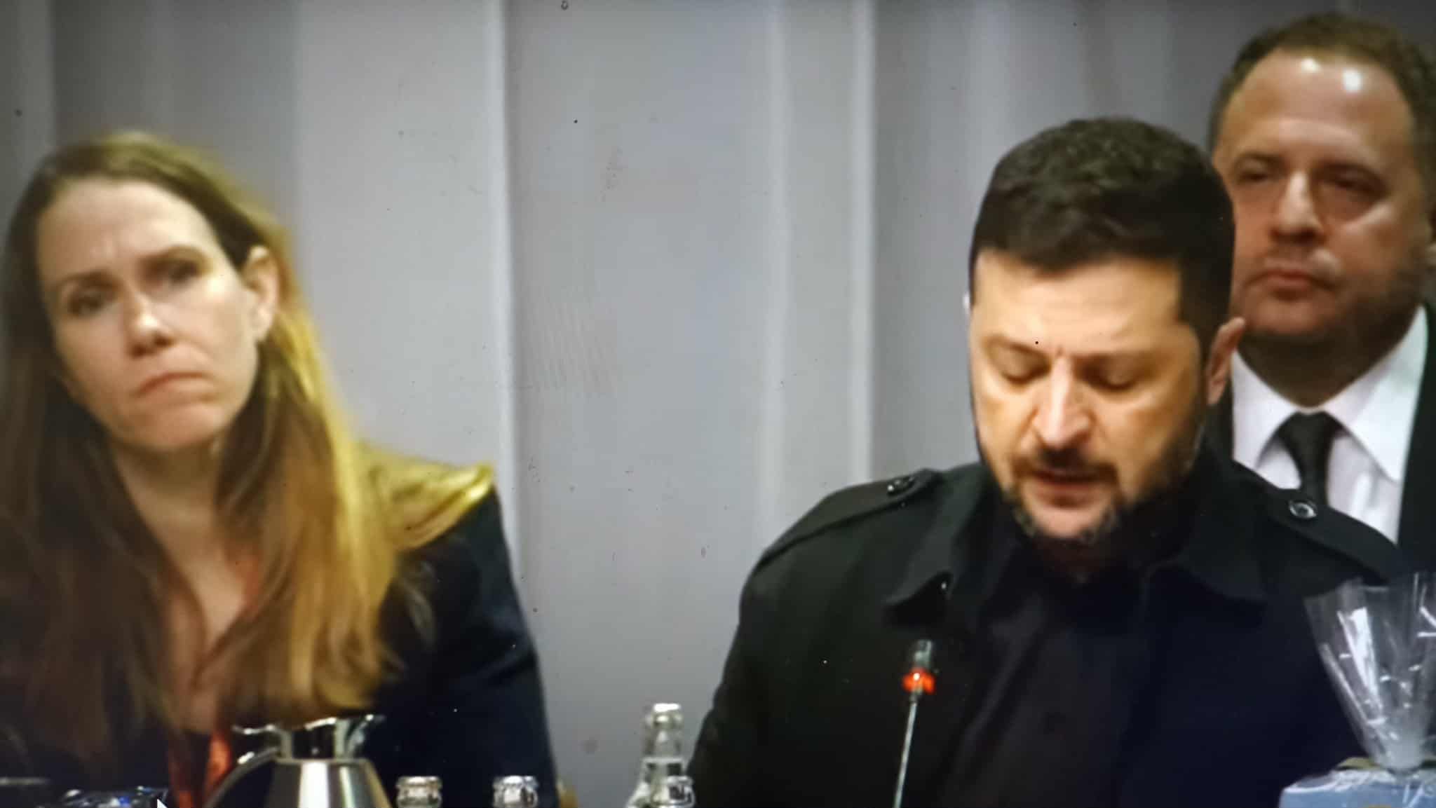 Зеленський на саміті Євроспільноти закликав долучитися до проєкту «стіни дронів», фото