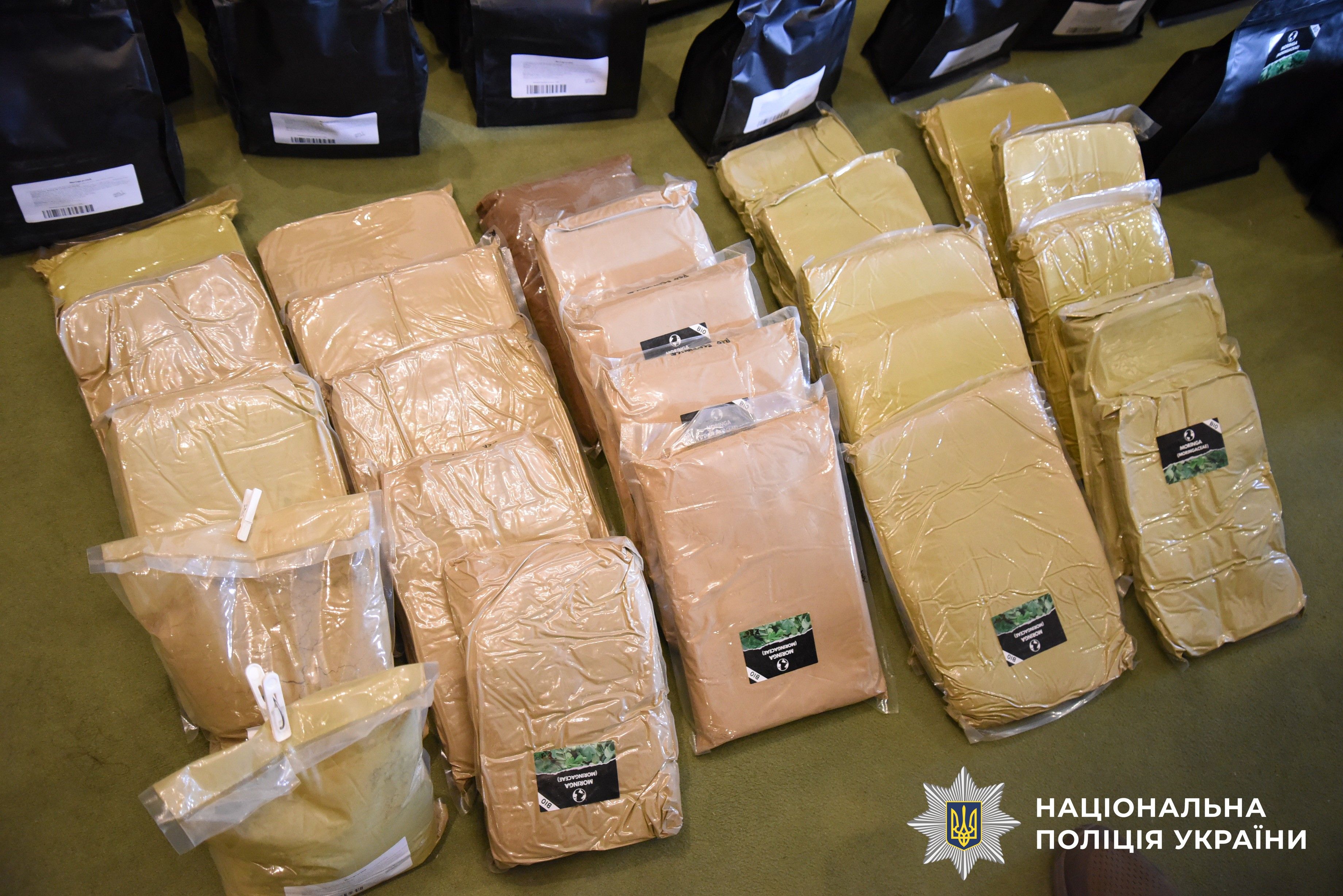 Масштабна спецоперація на Тернопільщині: знешкоджено три наркоугруповання та вилучено 700 кг наркотиків, фото
