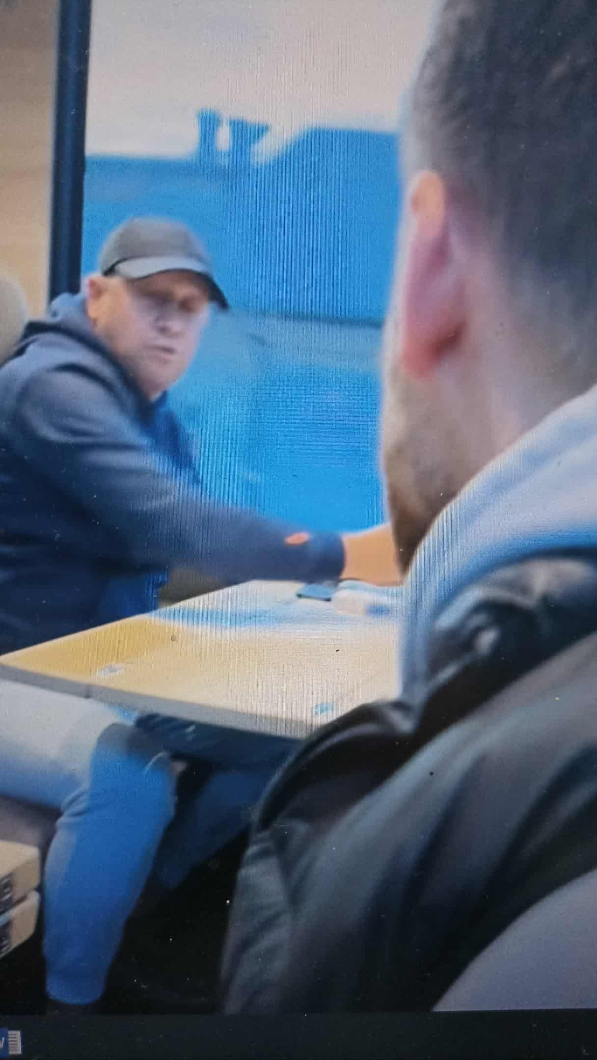 У швейцарському потязі російськомовний неадекват погрожував україномовній сімʼї