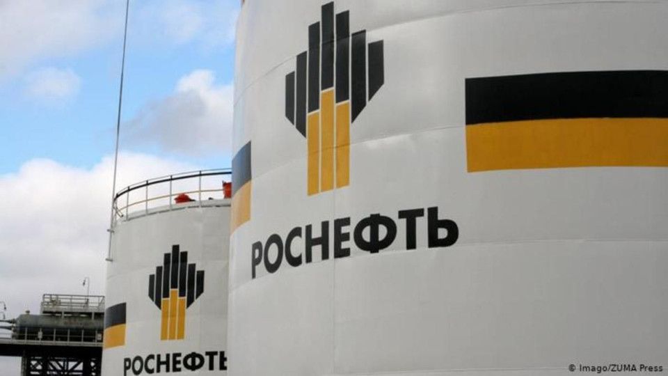 Після запроваджених Трампом санкцій акції “Роснєфті”, як і “Лукойла”, обвалилися.