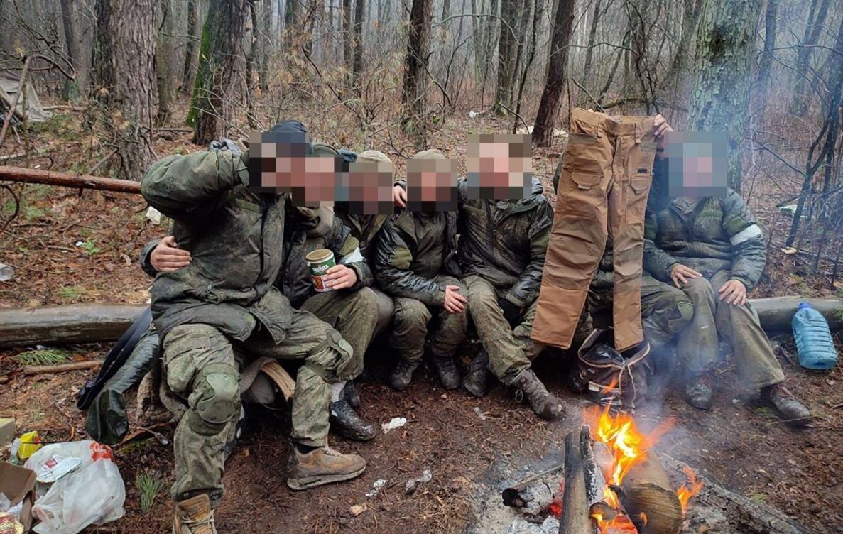 Упродовж березня 2022 року — підлеглі російського офіцера вбили щонайменше 17 цивільних осіб.